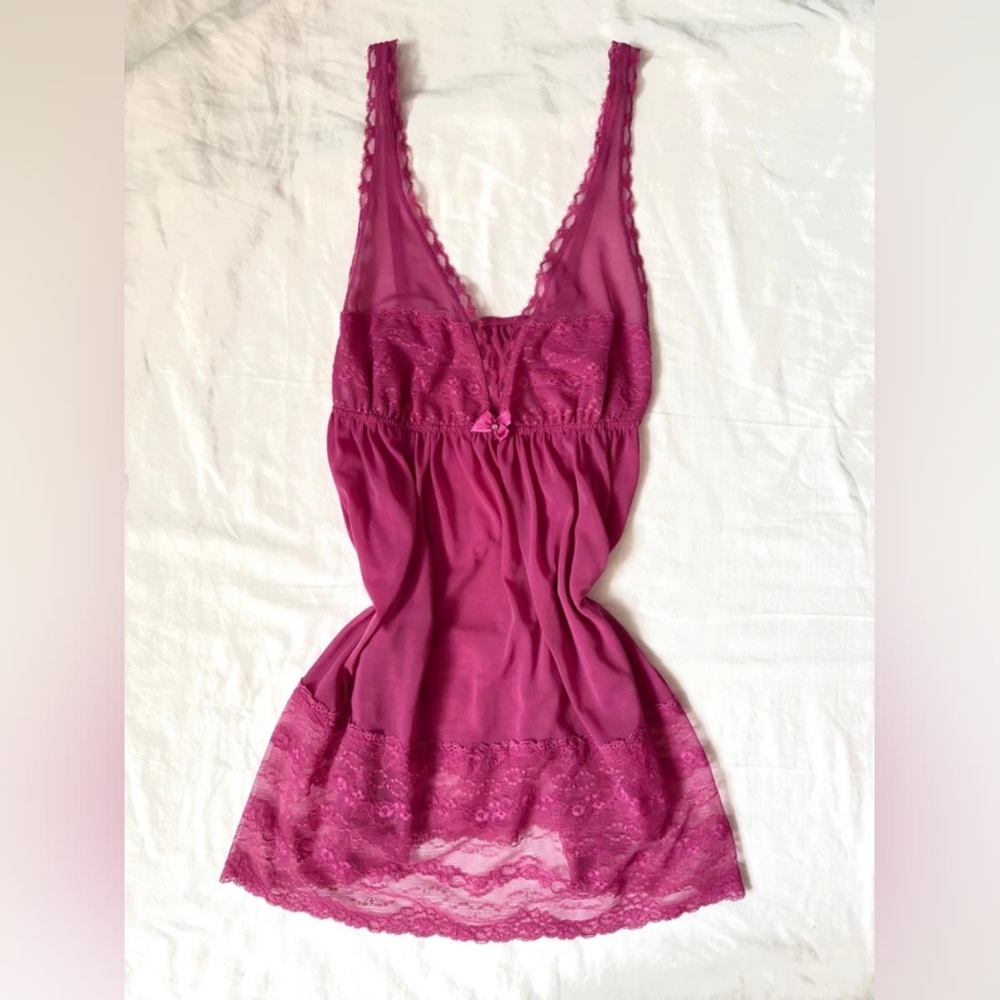Elegant Pink Lace Chemise